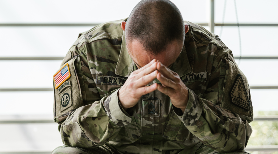 Vojak prežívajúci stresovú situáciu
